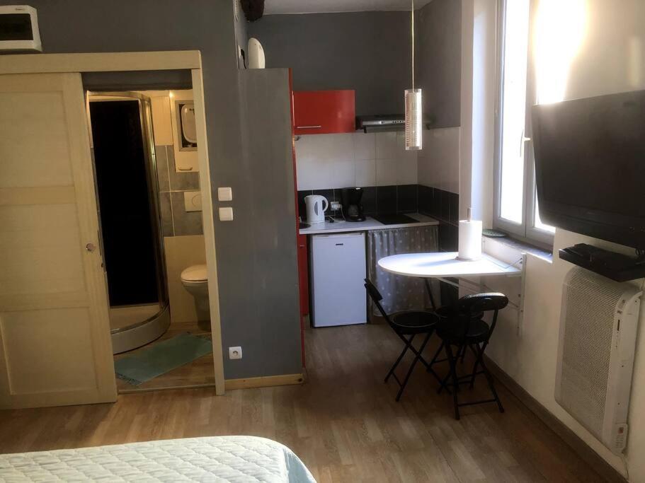 Jolie Studio Dans Le Centre Historique De Narbonne Apartment Luaran gambar
