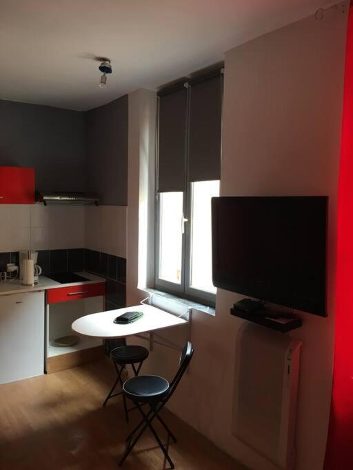 Jolie Studio Dans Le Centre Historique De Narbonne Apartment Luaran gambar