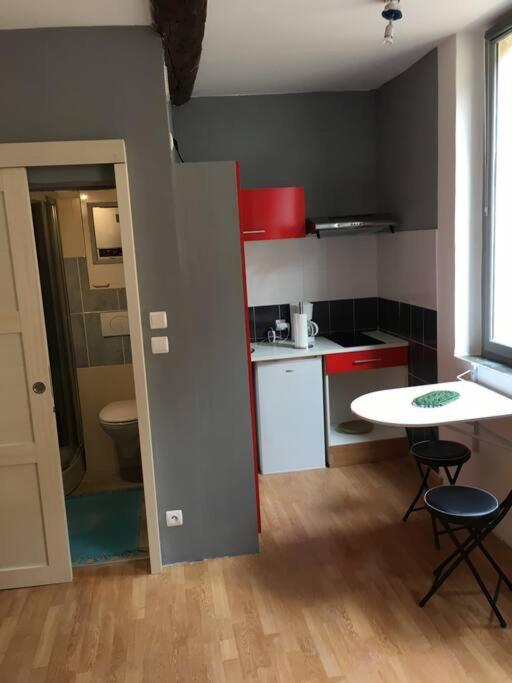 Jolie Studio Dans Le Centre Historique De Narbonne Apartment Luaran gambar